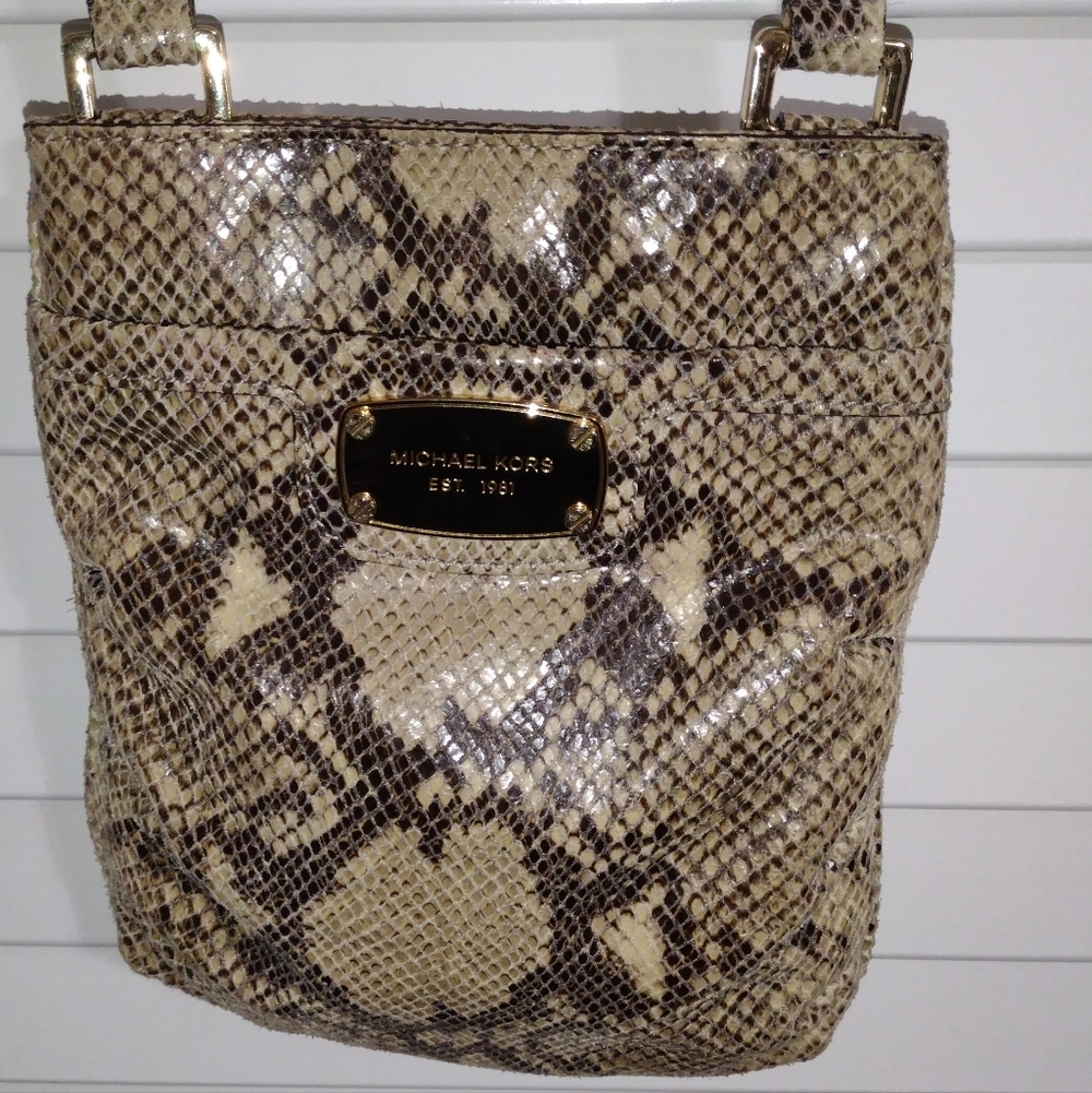 Michael Kors NWOT Beige and Black Snake Print Bag